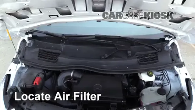 2019 Mercedes-Benz Metris 2.0L 4 Cyl. Turbo Mini Cargo Van Air Filter (Engine) Replace